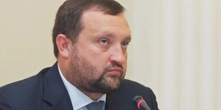 Очолював НБУ і був в.о. голови Кабміну: Сергій Арбузов отримав мандат у держдумі рф
