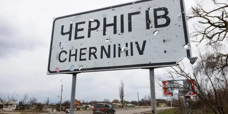 У Чернігові біля геріатричного пансіонату впав ворожий безпілотник, є пошкодження
