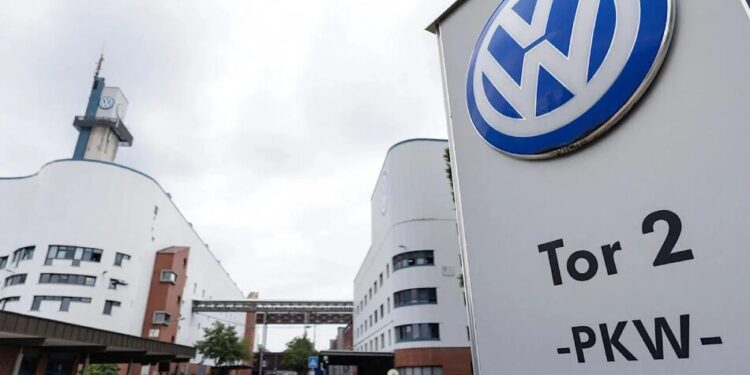 Volkswagen збирається продати один із заводів у Німеччині, який перетворять на оборонне підприємство