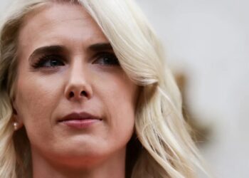 Трамп подарував по 45 тис. доларів кільком людям зі свого оточення, серед них і його помічниця Наталі Харп
