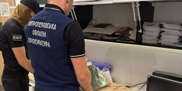 В Україні викрили масштабний збут фальсифікованого препарату Biopatid – підозру отримали 27 людей