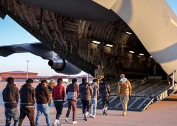 США за таємними угодами депортували понад 25 тисяч мігрантів до третіх країн – розслідування