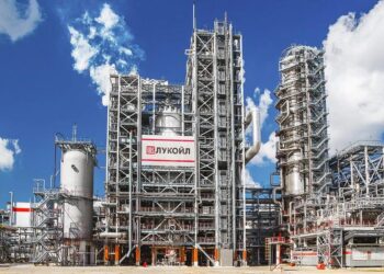 Удари Сил оборони зупинили роботу двох великих нафтопереробних підприємств рф – Генштаб