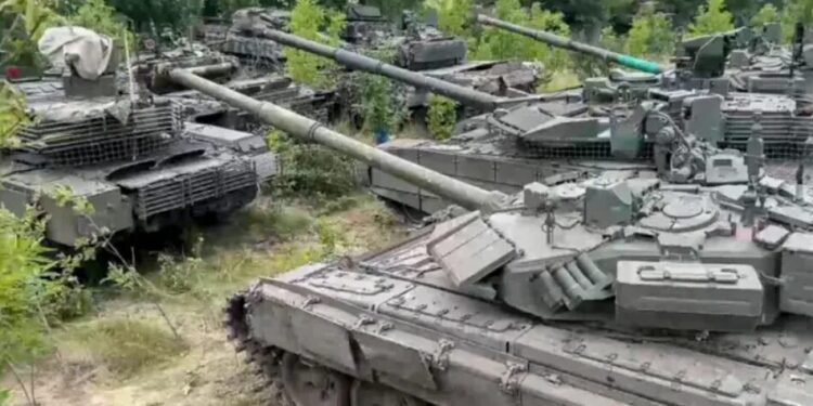ЗСУ знищили три російські танки за 65 км від фронту, хоча окупанти закопали їх у землю