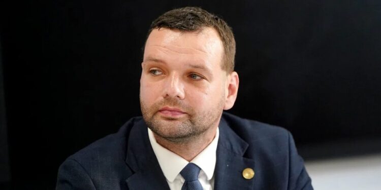 У Латвії звільнили міністра після затримання за водіння у стані алкогольного сп’яніння