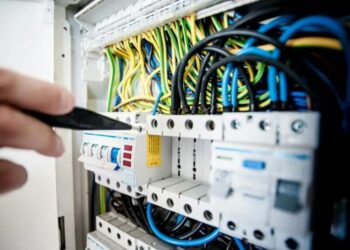 В Україні змінили правила відключення світла за борги: за що більше не доведеться платити