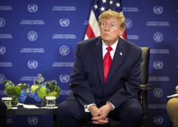 Трамп попросив Зеленського зустрітися з путіним у москві для мирних переговорів – ЗМІ