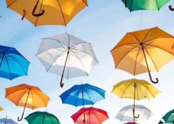 Готуйте парасольки – яка погода очікується в Україні на вихідних