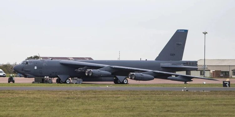 У Британії біля авіабази Fairford затримали п’ятьох чоловіків – Reuters