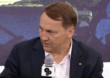 Сікорський закликав НАТО посилити навчання біля калінінграда