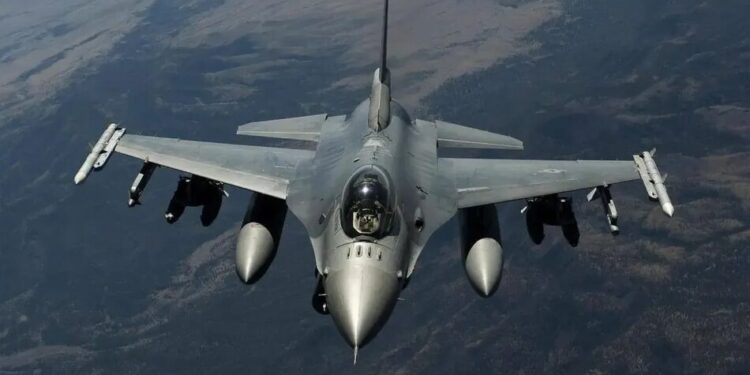 Понад половина українських F-16 вийшла з ладу через затримки ремонту