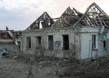Після удару по Запоріжжю з-під завалів дістали тіла двох жінок