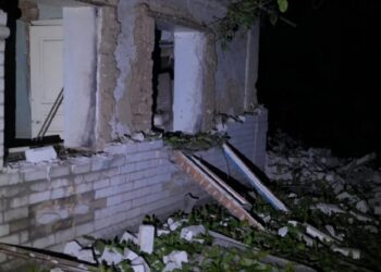 Удар рф по Запоріжжю: двоє людей можуть перебувати під завалами