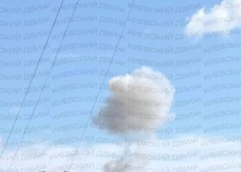У Києві сталася пожежа у 6-поверхівці через приліт російського дрона