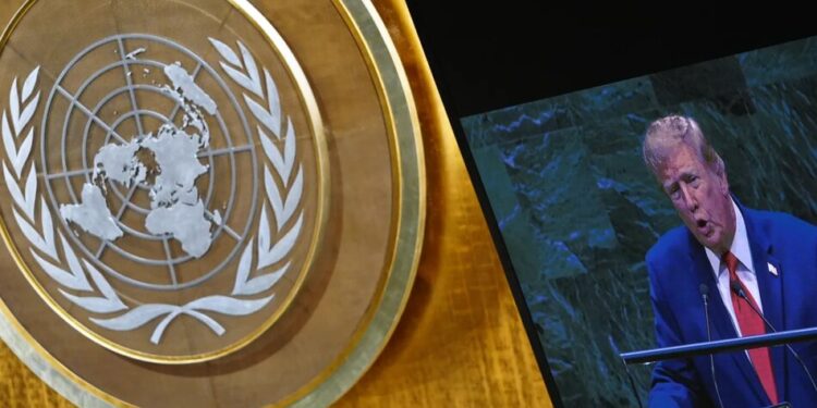 Трамп заявив, що має ухвалити "важливе рішення" щодо відновлення ударів по Ірану
