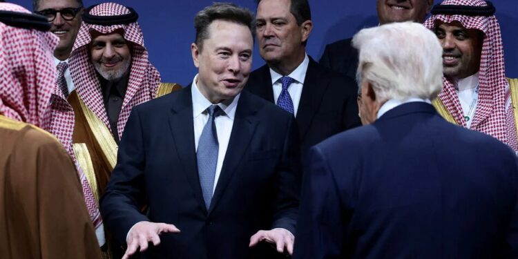 У липні Трамп купував і продавав акції компанії SpaceX – про які суми мова