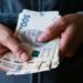 Кабмін у наступному році планує збільшити мінімальну зарплату на 900 гривень