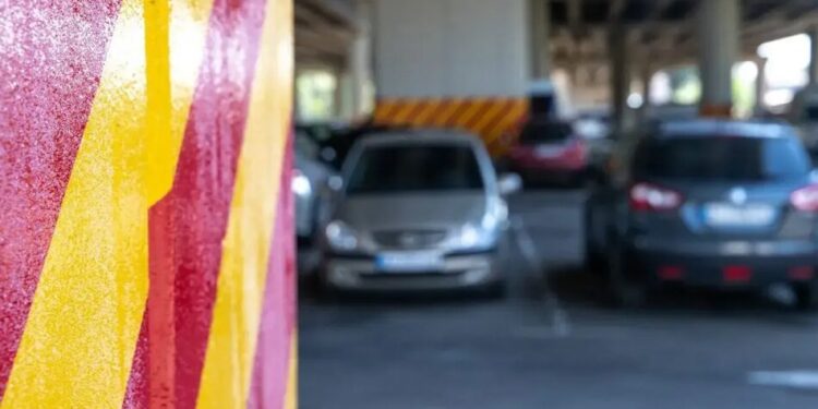 Українці на половину наростили сплату податку за свої елітні авто – де найбільше