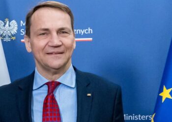 Польща закликала ЄС вислати значну частину російських дипломатів