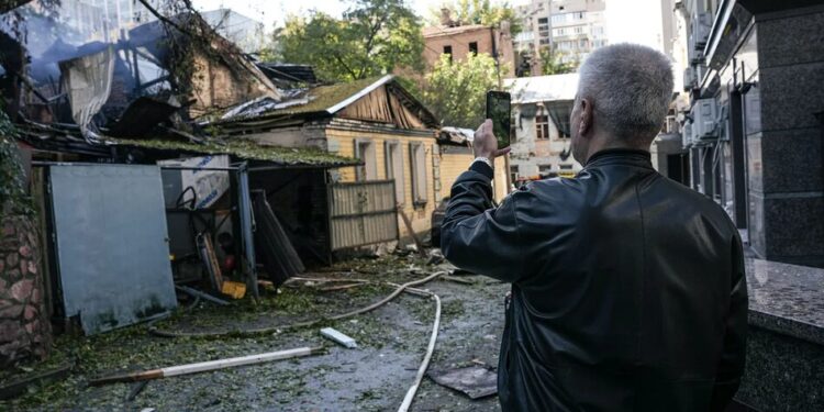 57 поранені, 7 загинули: у Києві зросла кількість жертв удару рф 25 вересня