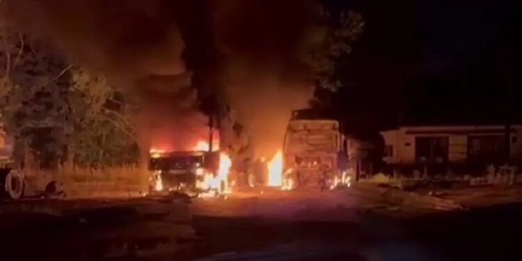 Дронова атака на Київщину спричинила пожежі на підприємствах та логістичному комплексі