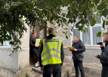 За хабарі видали майже 1000 висновків для відстрочки: на Тернопільщині підозру отримав увесь склад лікарської комісії
