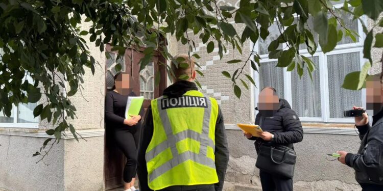 За хабарі видали майже 1000 висновків для відстрочки: на Тернопільщині підозру отримав увесь склад лікарської комісії