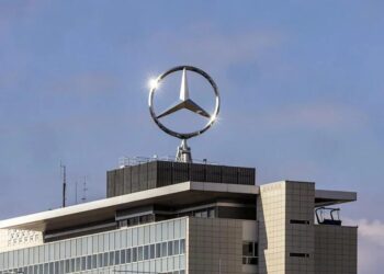 Mercedes-Benz пригрозив закрити завод у Німеччині та перенести виробництво
