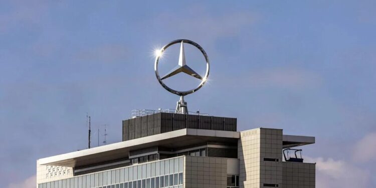 Mercedes-Benz пригрозив закрити завод у Німеччині та перенести виробництво