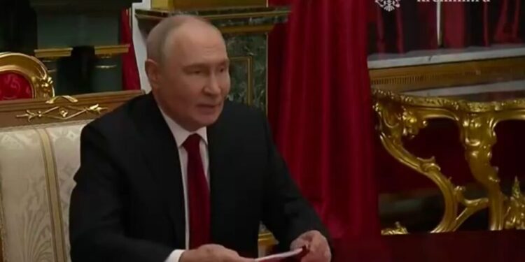 путін розпочав переговори зі спецпредставниками Трампа у кремлі