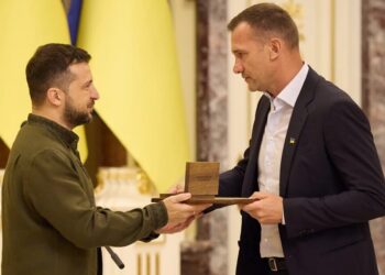 Рідний для всієї країни "Шева" – Зеленський емоційно привітав Шевченка з ювілеєм