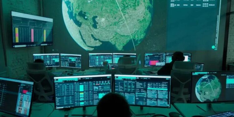 “Це буде маленька катастрофа”: “Флеш” попередив про загрозу російських супутників