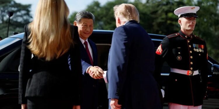 Трамп разом із дружиною зустрів кортеж Сі біля Білого дому і одразу заявив про "велику дружбу"