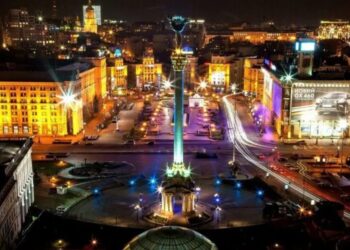 росія атакує Київ балістикою та крилатими ракетами, серед постраждалих є діти