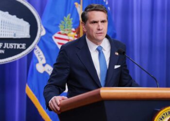 Генпрокурор США відмовився розслідувати фінансування російським олігархом весілля сина Трампа