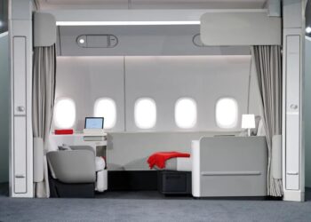 Ікра та шампанське – як ставка Air France на розкіш допомогла збільшити прибутки на тлі війни в Ірані