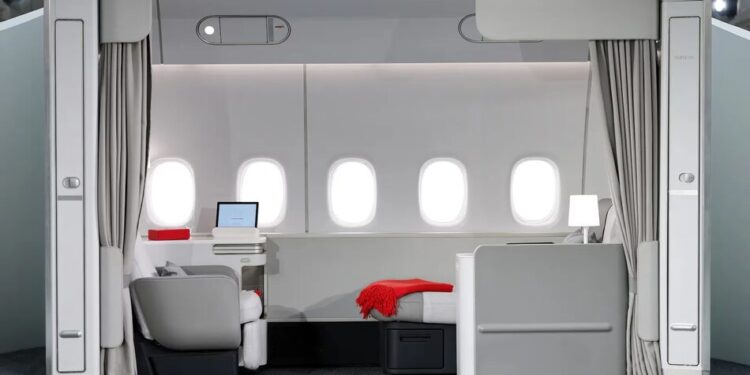 Ікра та шампанське – як ставка Air France на розкіш допомогла збільшити прибутки на тлі війни в Ірані