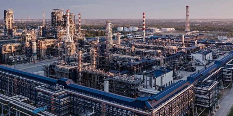 московський НПЗ зупинив роботу після атаки українських БПЛА FP-1