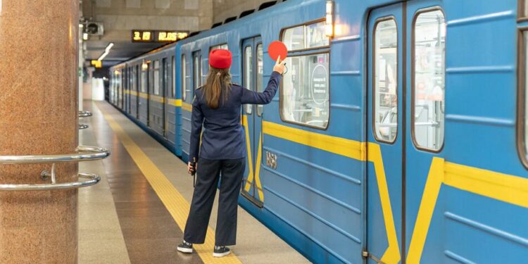 Київське метро з 10 вересня працюватиме довше: з'явився графік