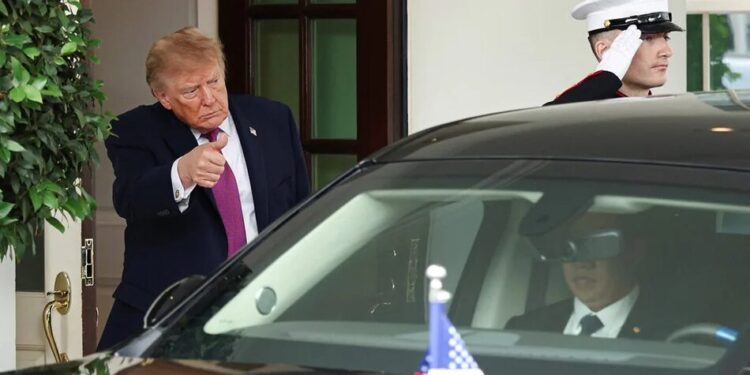 "Експерт із каменю" і "чудова зустріч" – Трамп поділився першими враженнями після зустрічі із Сі у Білому домі