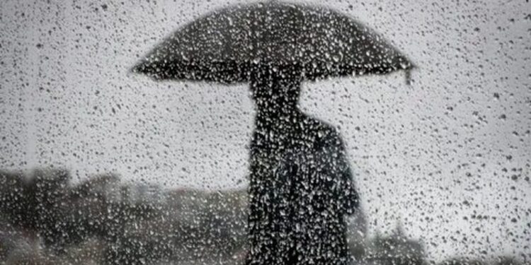 Дощі й тумани затримаються – синоптики розповіли, коли в Україні розпогодиться