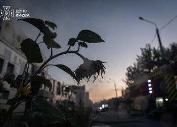 Київ та область продовжує атакувати росія – вранці дрон влучив у багатоповерхівку на Печерську