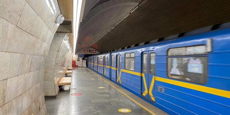 У київському метро 9 вересня тестуватимуть рух наземною ділянкою під час жовтого рівня загрози