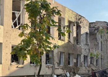 росіяни скинули авіабомбу на школу в Сумах під час атаки КАБами