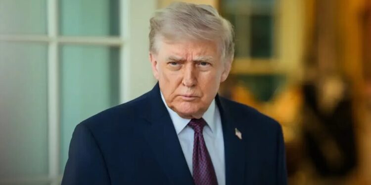 Три американські медіа подають позов проти адміністрації Трампа через обмеження доступу до Білого дому