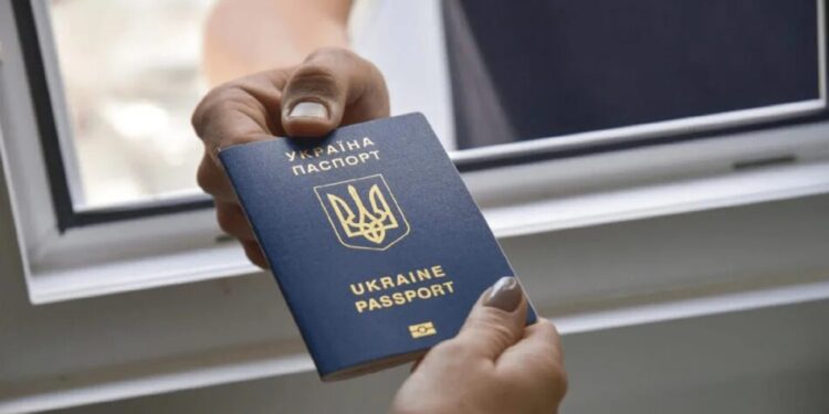 Печатка про перетин кордону: чи потрібна вона українцям і що робити, якщо її немає