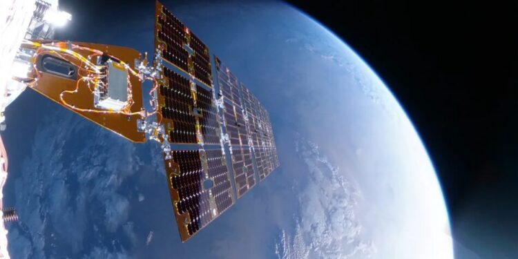 Приватний апарат наблизився до приреченого телескопа NASA, але врятувати його вже не зміг