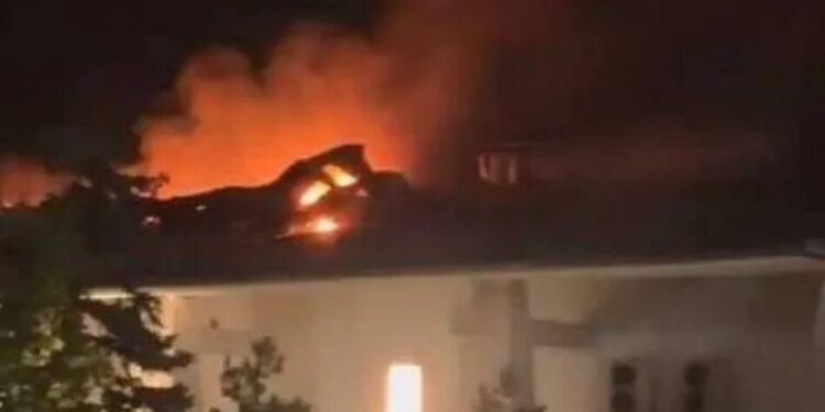 У махачкалі під час атаки дронів пролунали вибухи біля морського порту та театру – OSINT