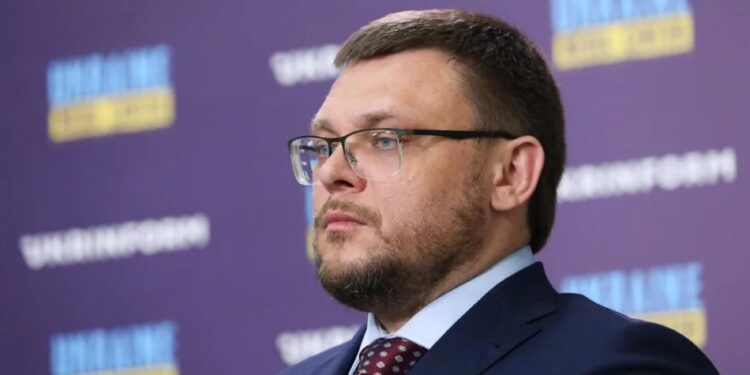 Директор НАБУ різко відреагував на запитання про матір хлопчика, якого він нібито всиновив задля амністії