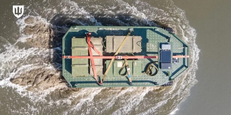 Український НРК-амфібія вперше доставив вантаж на фронт, подолавши понад 40 км сушею та водою